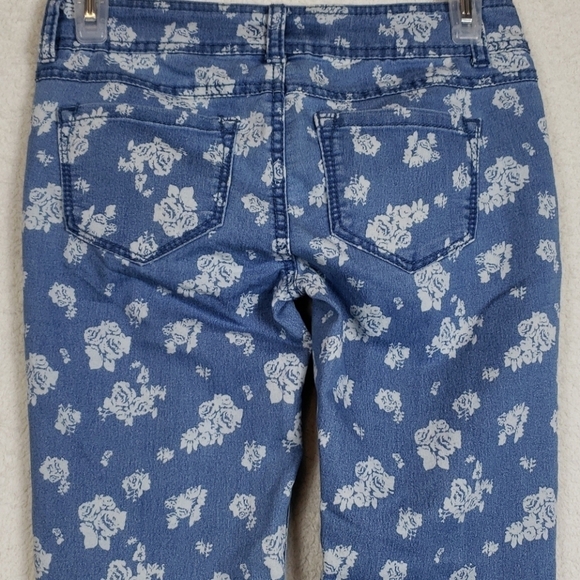So cute rose skinny ankle Jean's size 0 - Picture 5 of 6